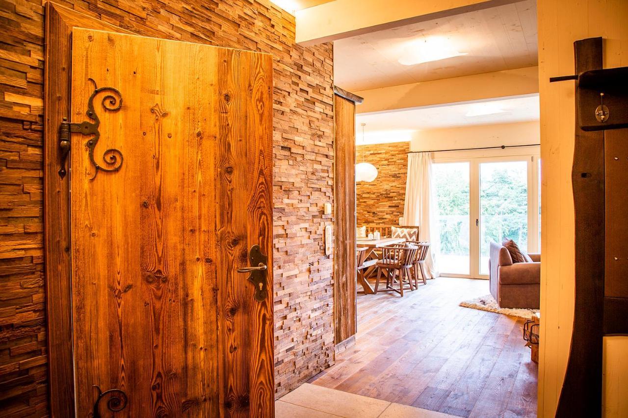 Golden Hill Country Chalets & Suites Waldschach Exterior photo